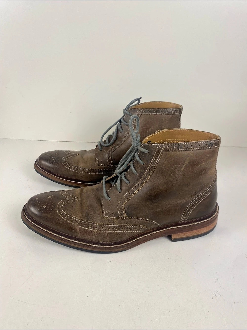Cole Haan Brown Leather Wingtip Boots
Size 9M